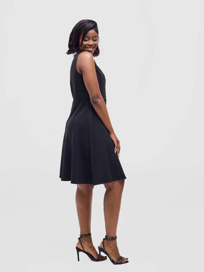 Vivo Niari Boat Neck Dress - Black