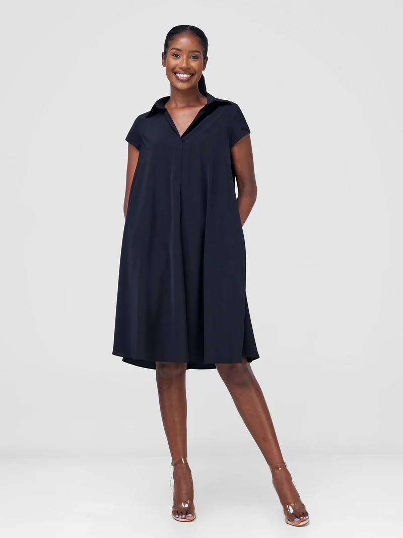 Vivo Yumi Cap Sleeve Knee Length Dress in Crepe - Black