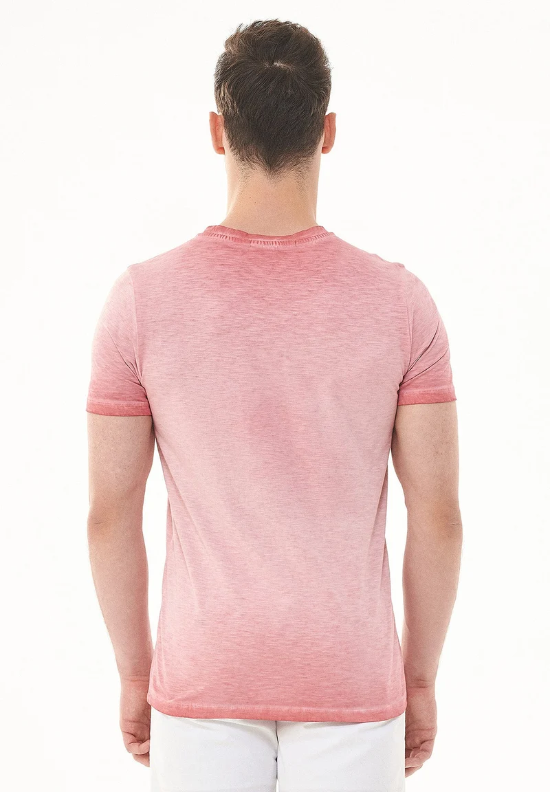 Garment Dyed T-Shirt aus Bio-Baumwolle mit Print