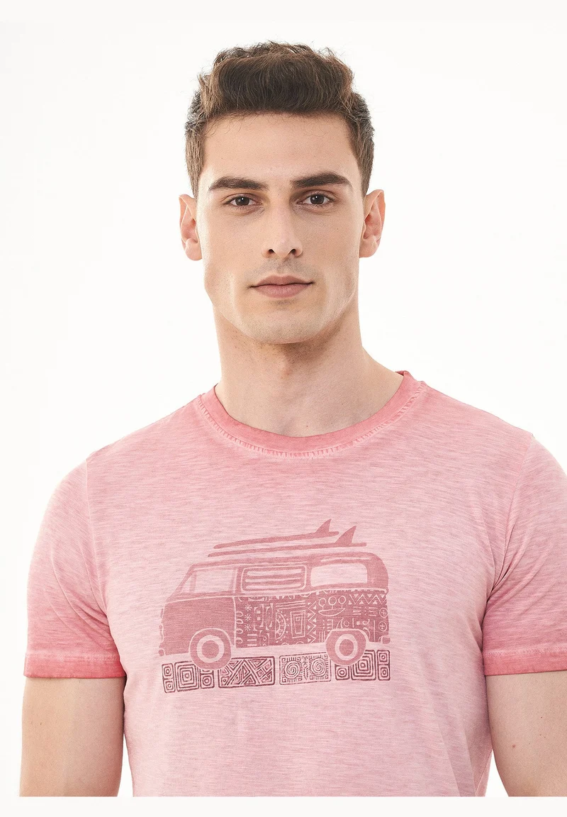 Garment Dyed T-Shirt aus Bio-Baumwolle mit Print