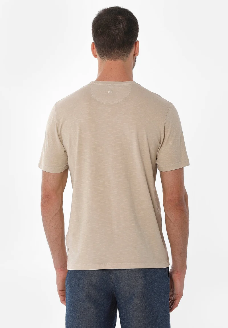 Natural Garment Dyed T-Shirt aus Bio-Baumwolle