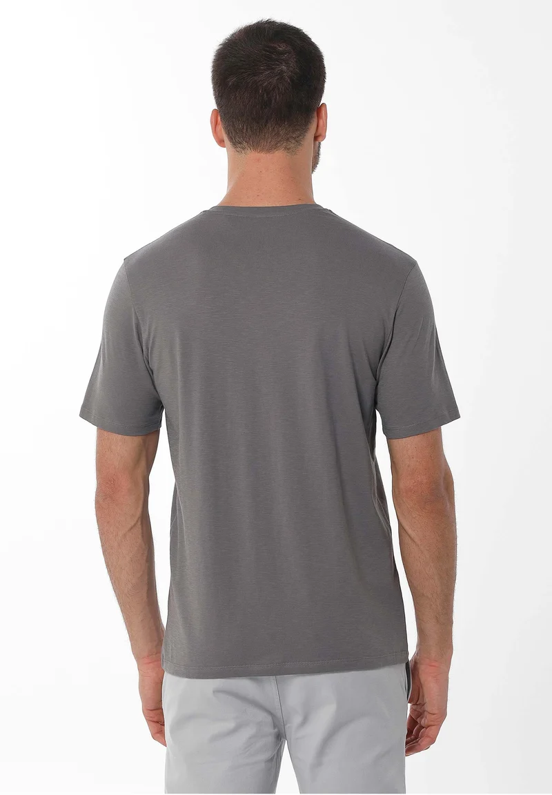 Basic T-Shirt aus Bio-Baumwolle mit V-Ausschnitt