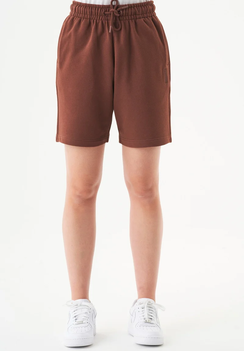 SHEYMA Sweatshorts aus Bio-Baumwolle