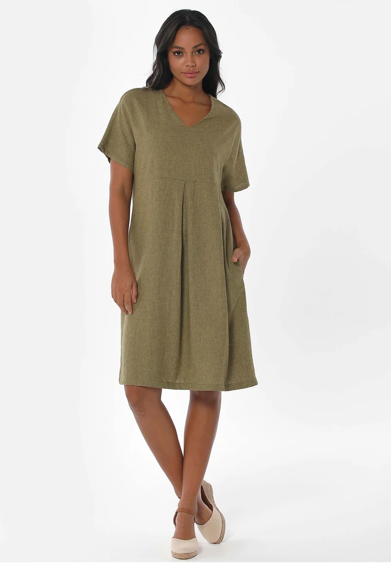 Kleid aus LENZING™ ECOVERO™ Viskose und Leinen