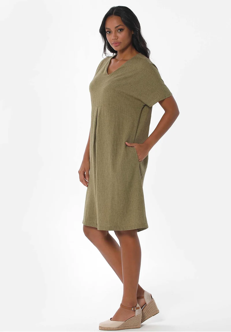 Kleid aus LENZING™ ECOVERO™ Viskose und Leinen