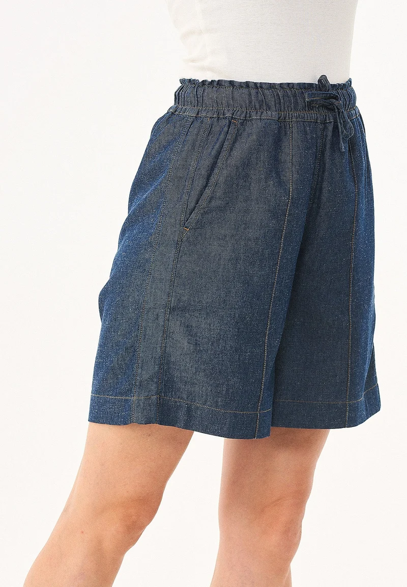 Denim-Shorts aus Bio-Baumwolle und TENCEL™ Lyocell mit Hanf