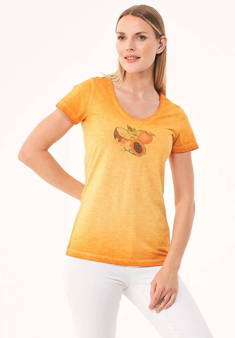 Garment Dyed T-Shirt aus Bio-Baumwolle mit Frucht-Print