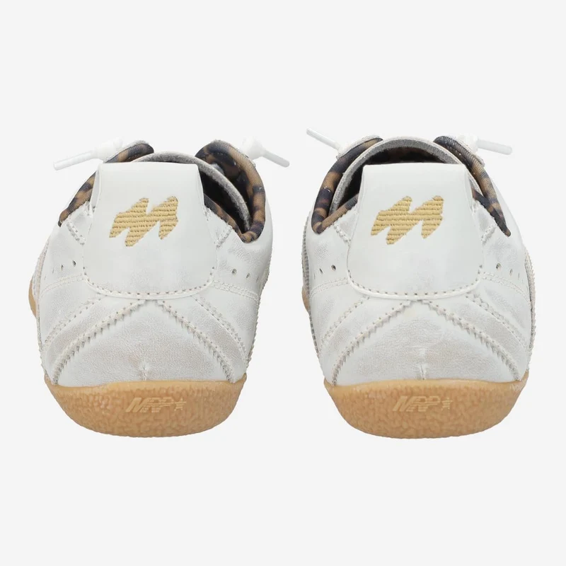 Sneaker mit Kirschen