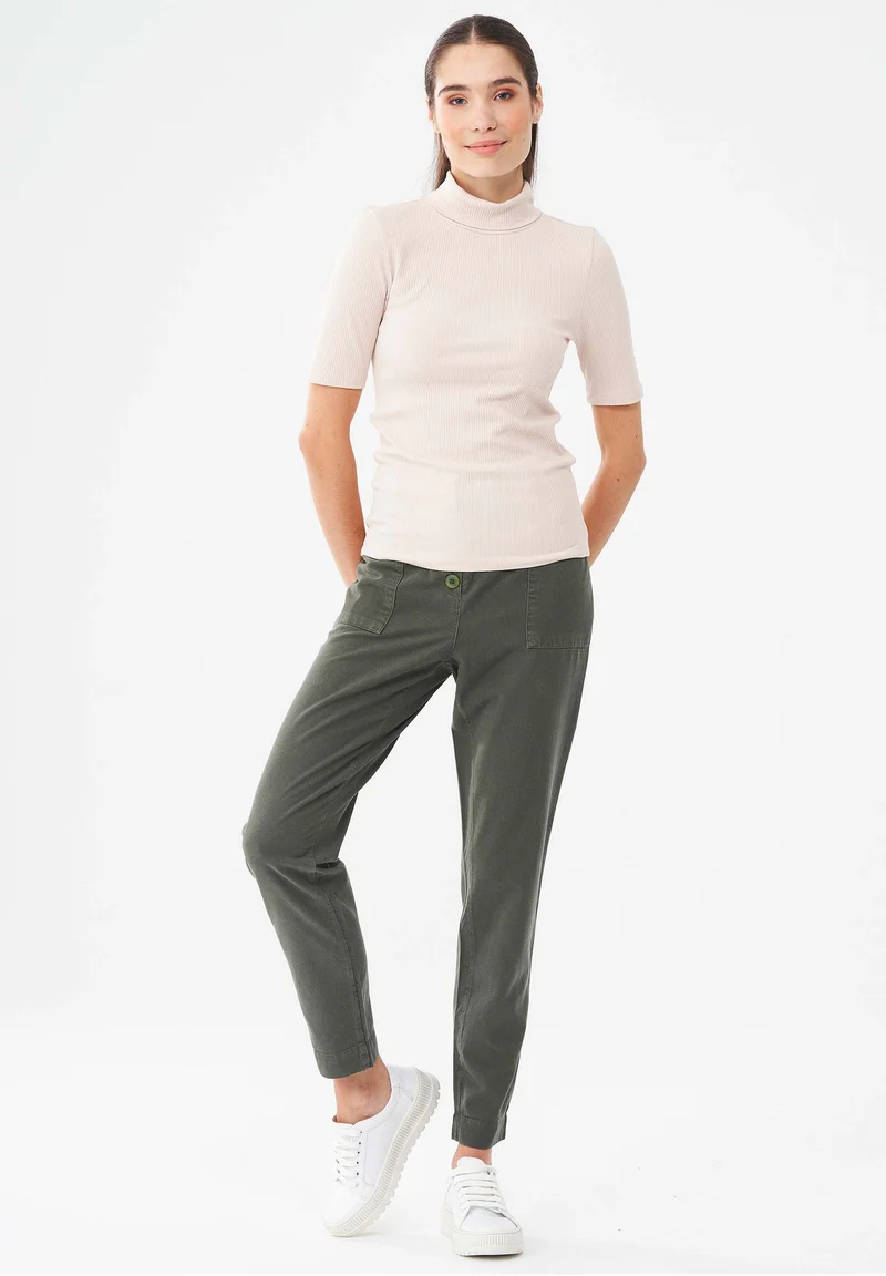 Garment Dyed Hose aus TENCEL™ Lyocell-Mix