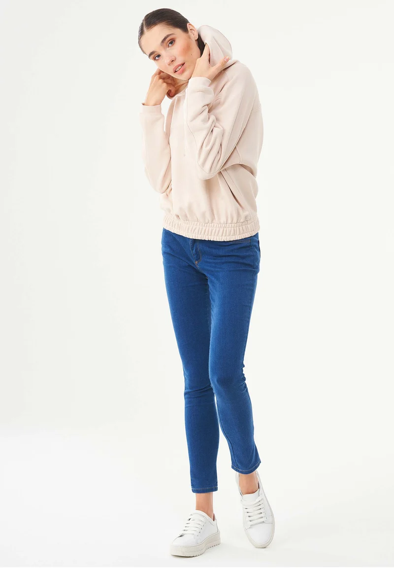 Kapuzenpullover aus Bio-Baumwolle & Modal mit recyceltem Polyester