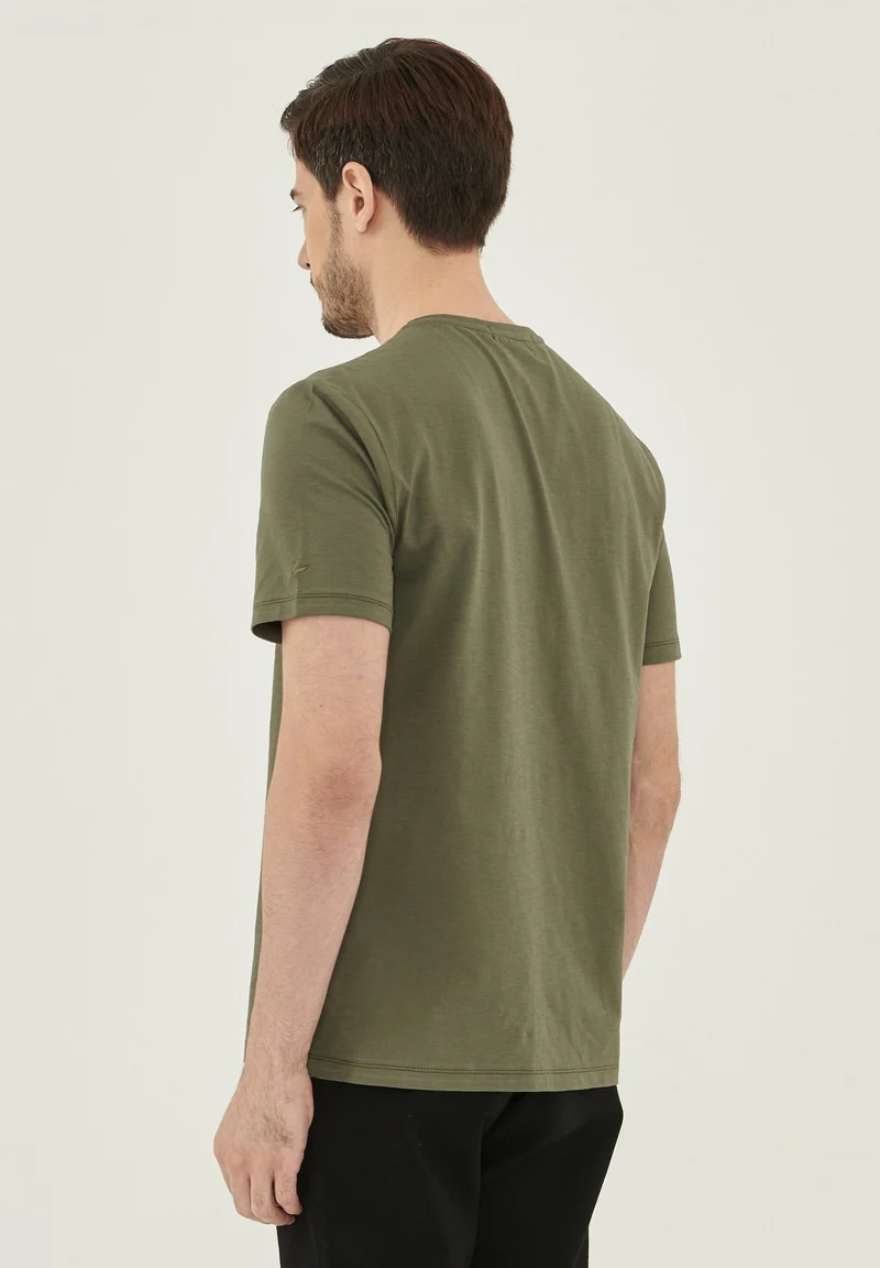Basic T-Shirt aus Bio-Baumwolle