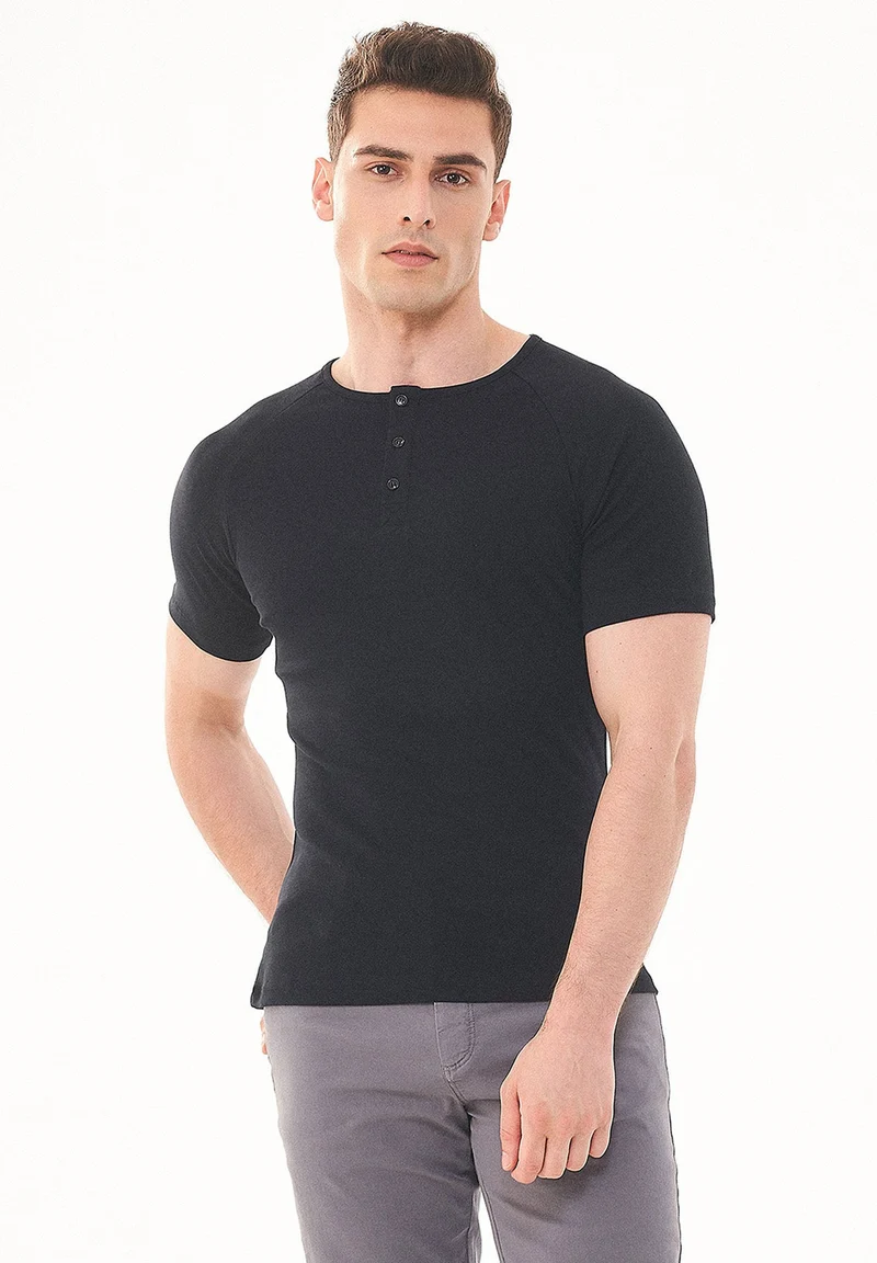 Henley-Shirt aus Bio-Baumwolle mit Raglanärmeln