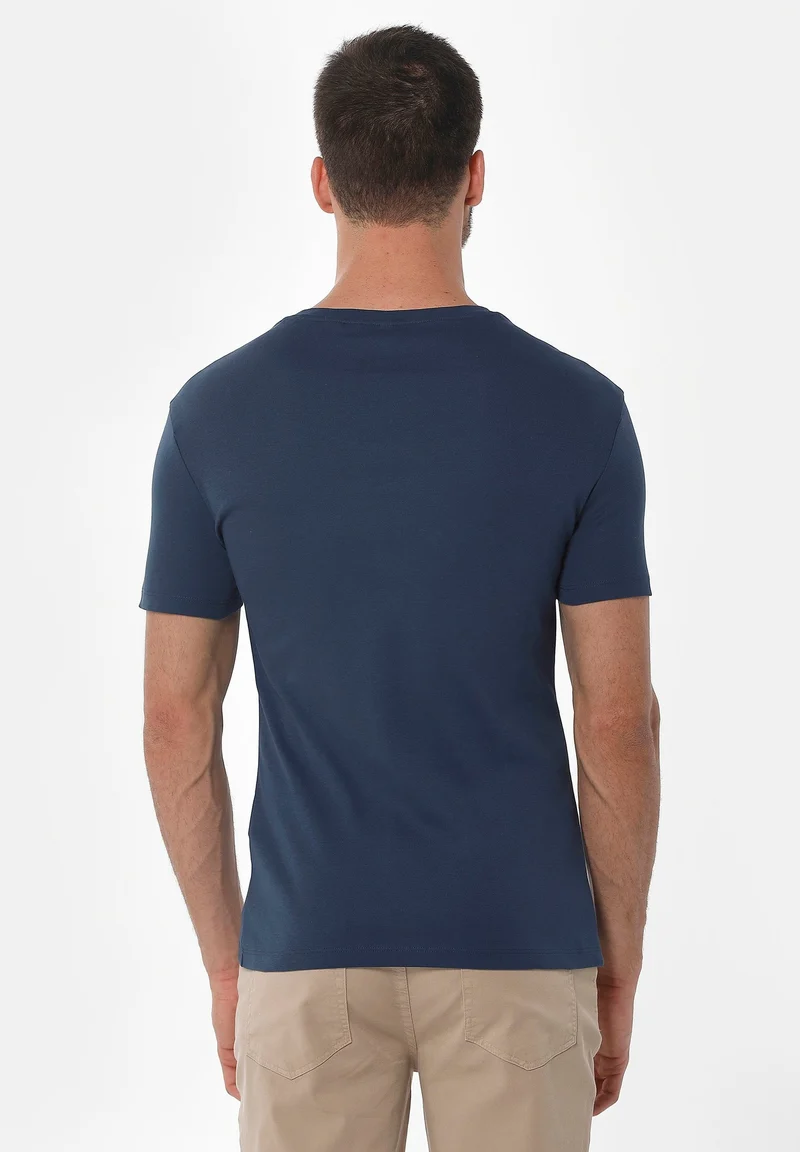 Geripptes T-Shirt aus Bio-Baumwolle mit V-Ausschnitt