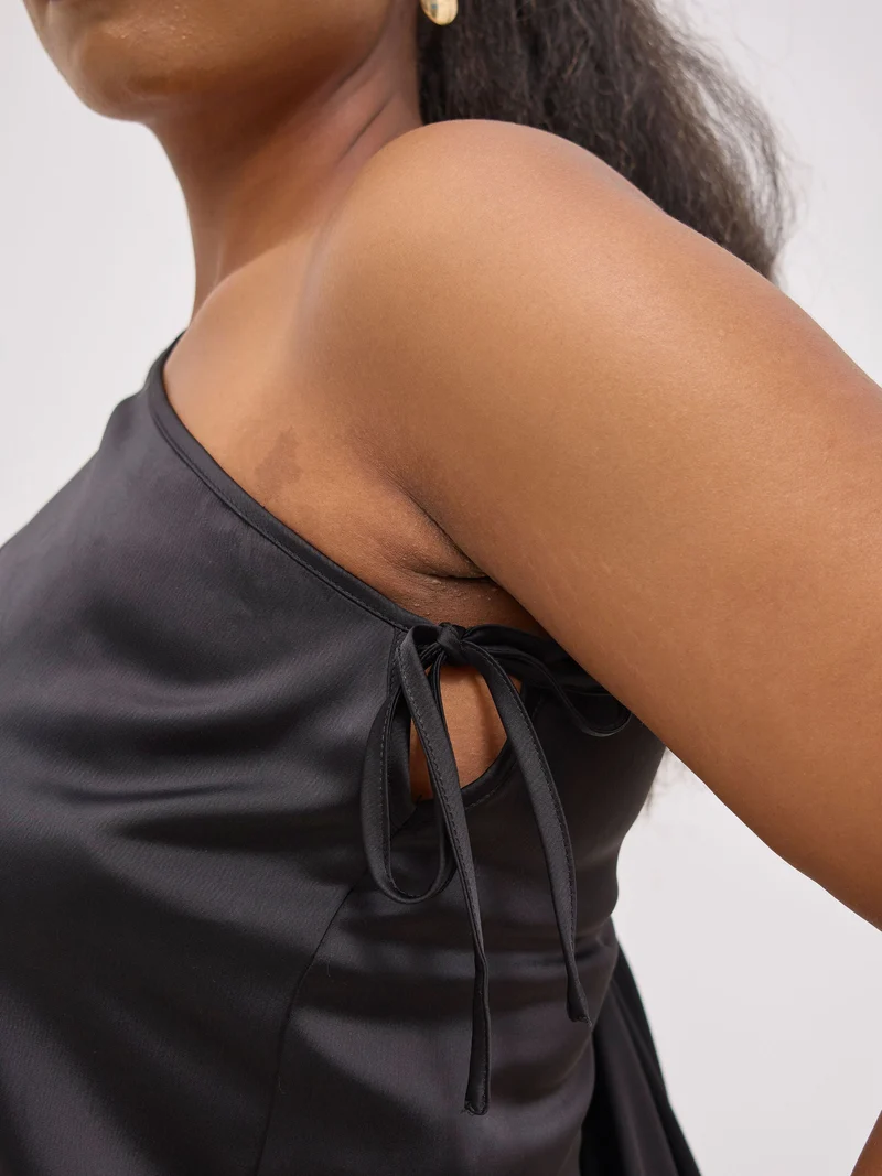 Vivo Yene One Shoulder Kaftan - Black