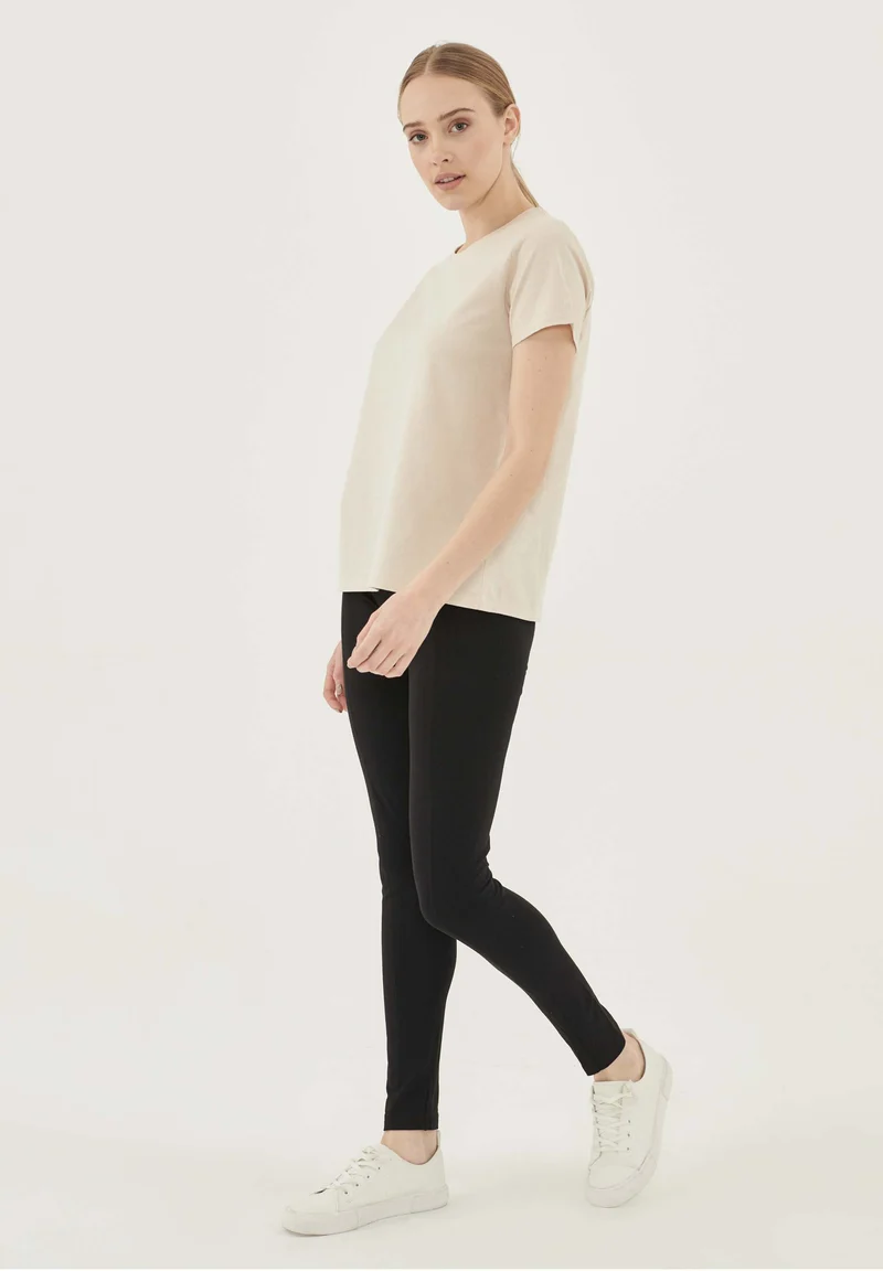 Basic T-Shirt aus Bio-Baumwolle