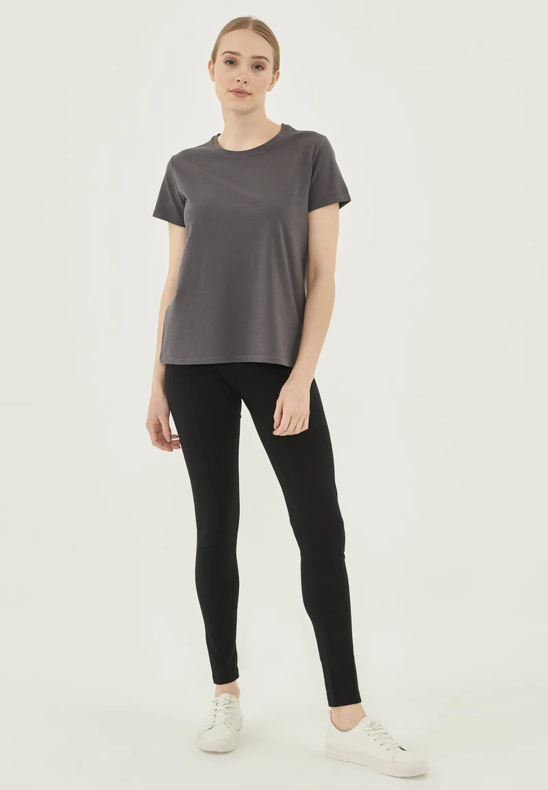 Basic T-Shirt aus Bio-Baumwolle
