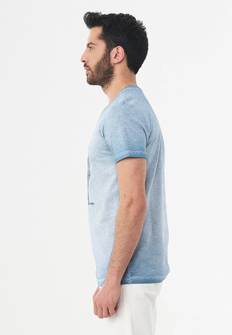 Garment Dyed T-Shirt aus Bio-Baumwolle mit Print