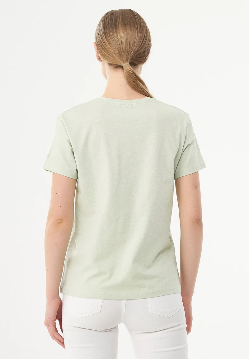 Basic T-Shirt aus Bio-Baumwolle mit V-Ausschnitt