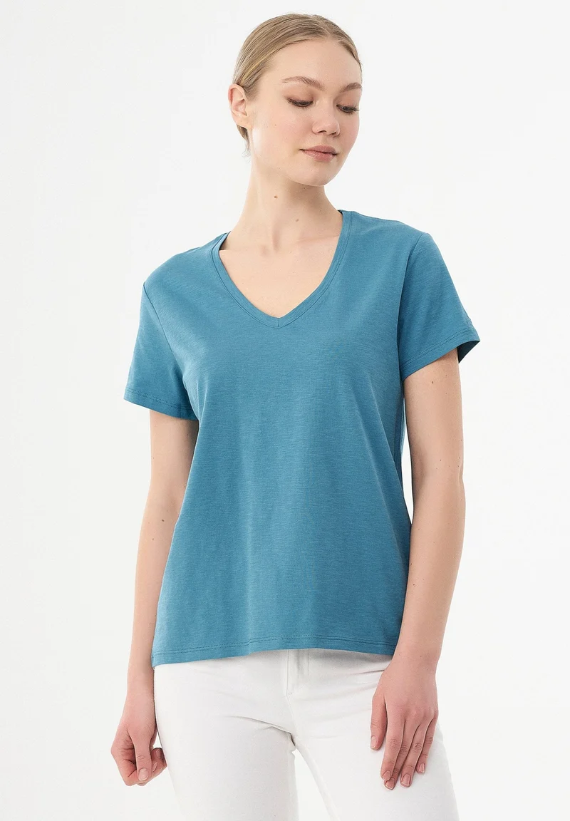 Basic T-Shirt aus Bio-Baumwolle mit V-Ausschnitt
