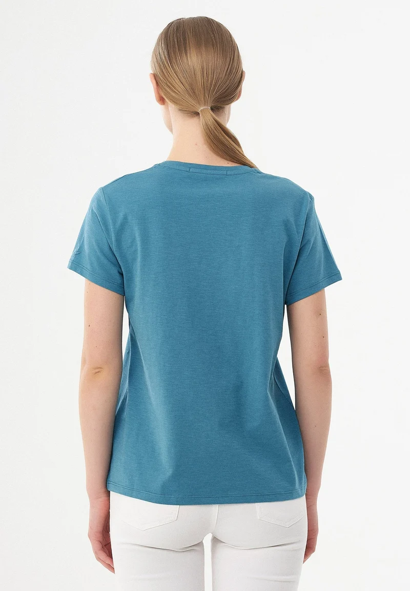 Basic T-Shirt aus Bio-Baumwolle mit V-Ausschnitt