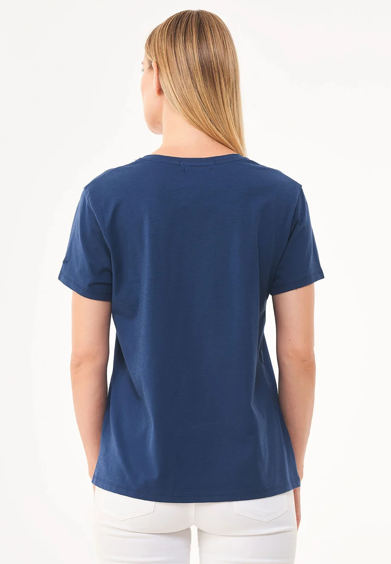 Basic T-Shirt aus Bio-Baumwolle mit V-Ausschnitt