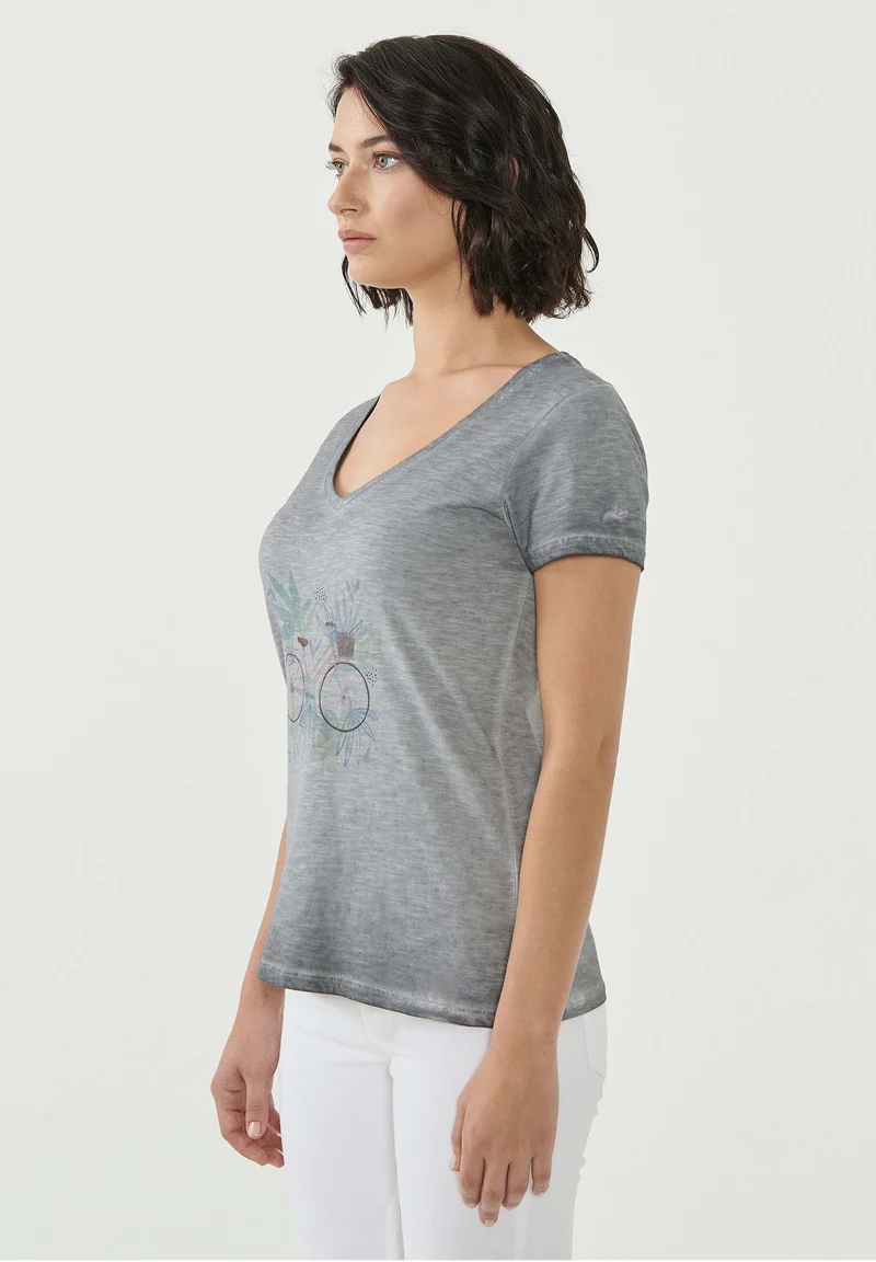 Garment Dyed T-Shirt aus Bio-Baumwolle mit Fahrrad-Print