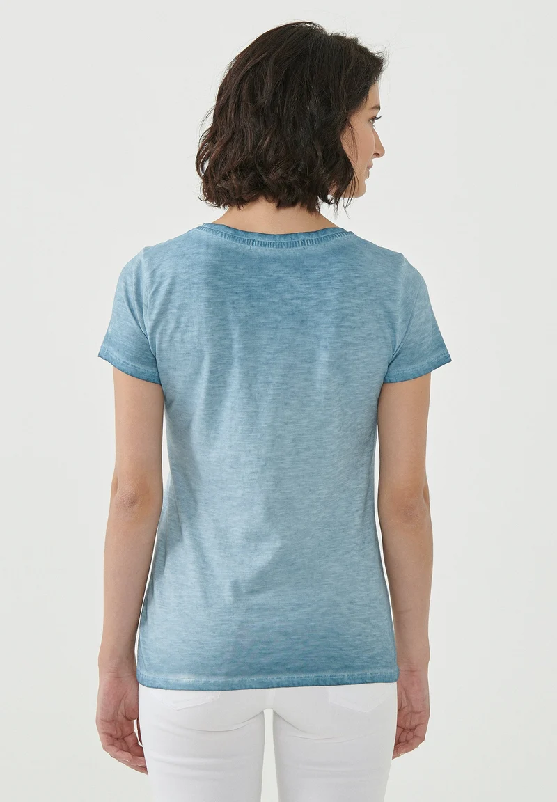 Garment Dyed T-Shirt aus Bio-Baumwolle mit Libellen-Print