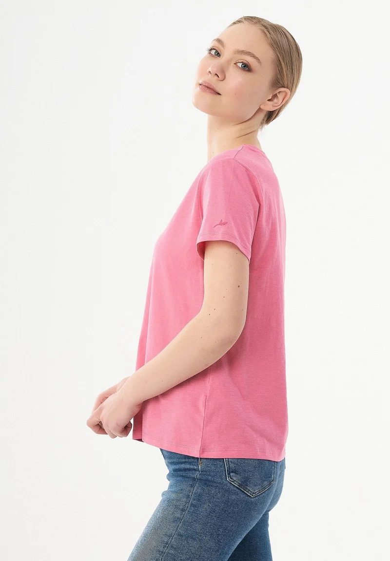 Basic T-Shirt aus Bio-Baumwolle mit V-Ausschnitt