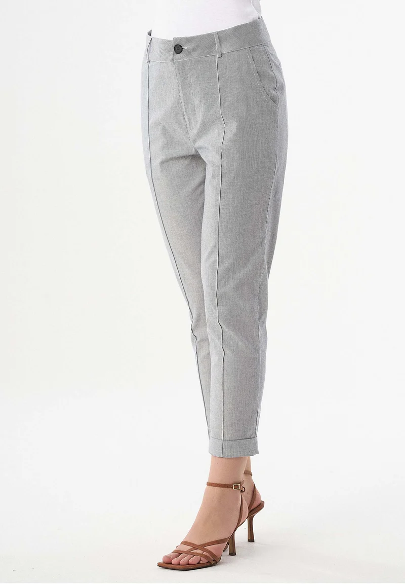 Karottenhose aus Bio-Baumwolle mit Streifenmuster