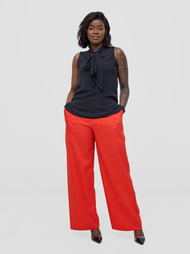 Vivo Niari Sleeveless Top In Chiffon - Black