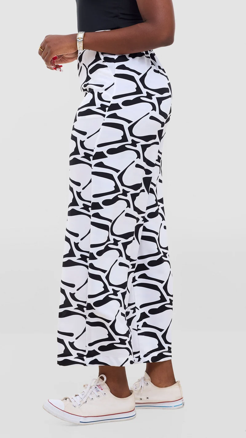 Vivo Maisha Straight Leg Pants In Crepe - White / Black Abstract Print