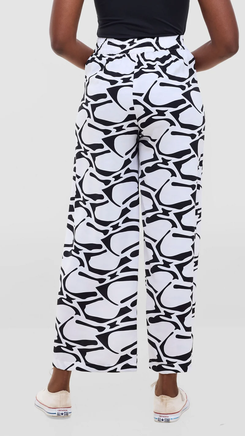 Vivo Maisha Straight Leg Pants In Crepe - White / Black Abstract Print