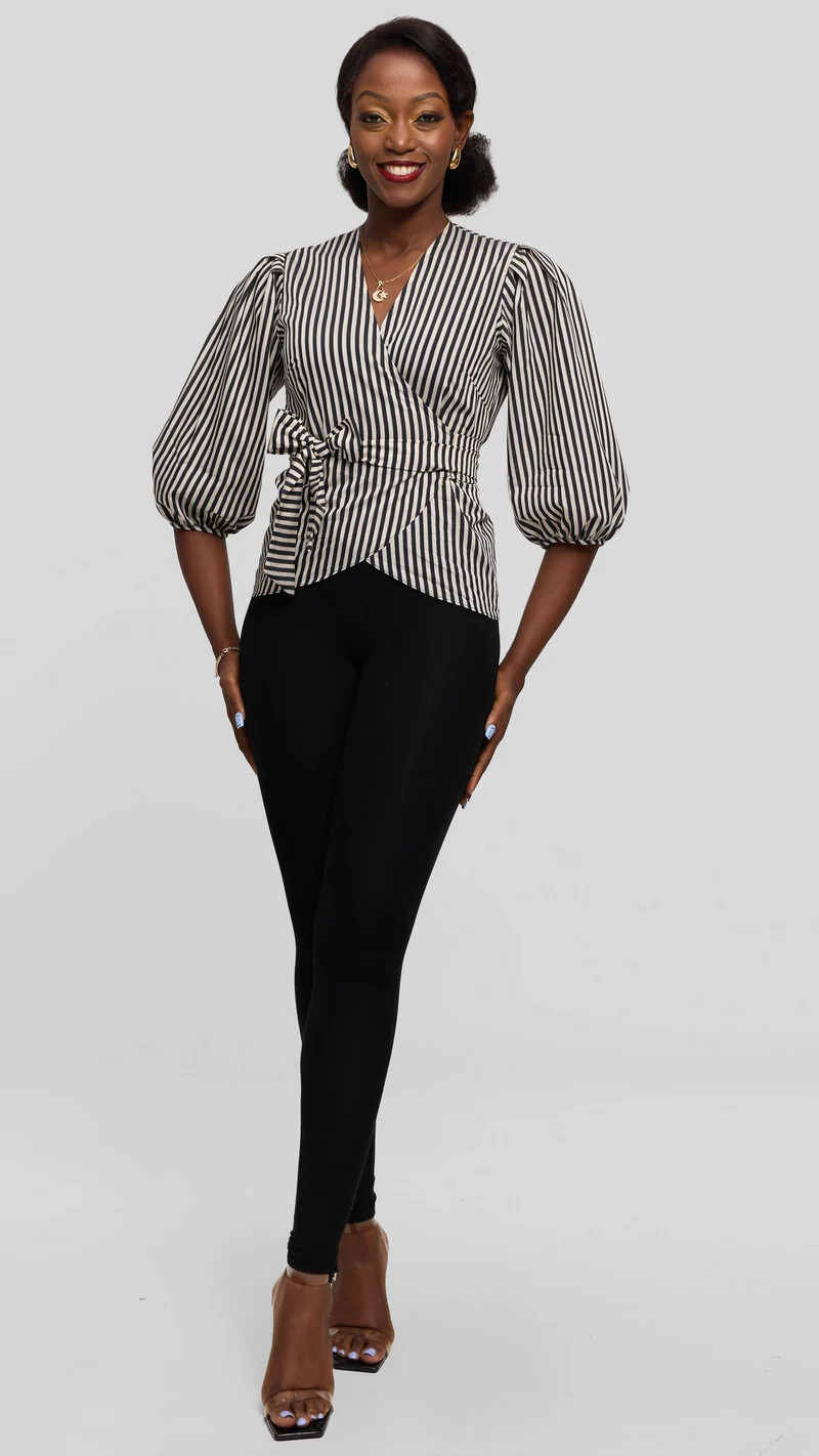 Vivo Wrap Top in Cotton - Black / White Print