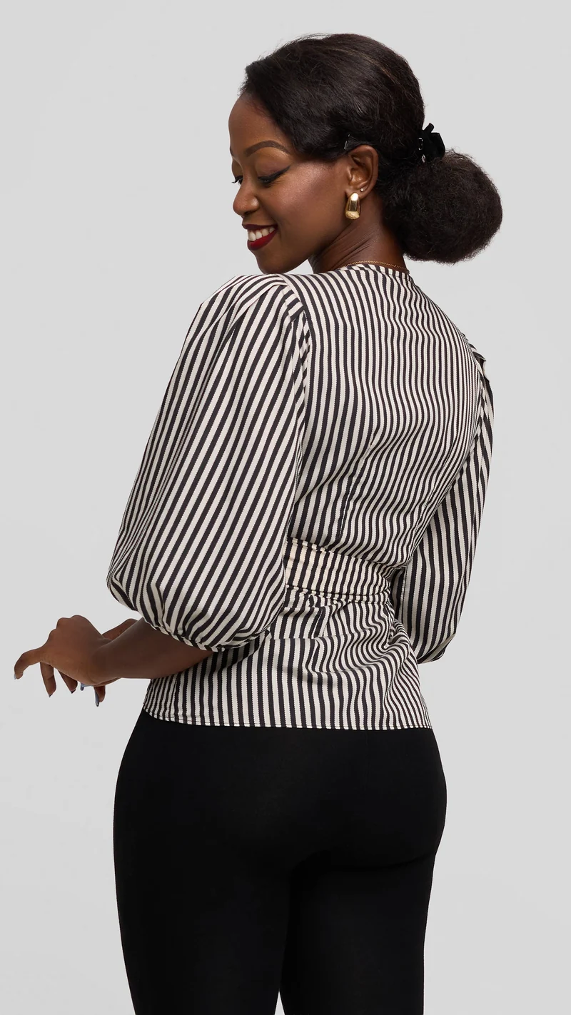 Vivo Wrap Top in Cotton - Black / White Print