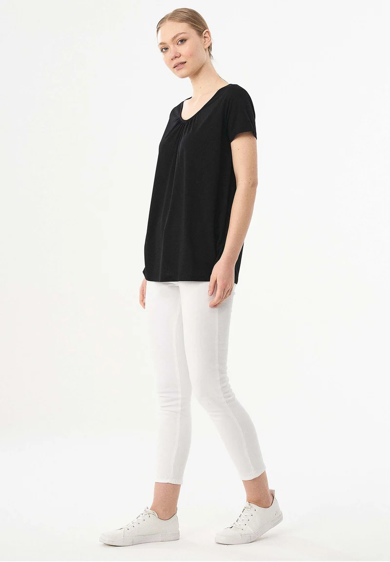 T-Shirt aus REPREVE® und LENZING™ ECOVERO™