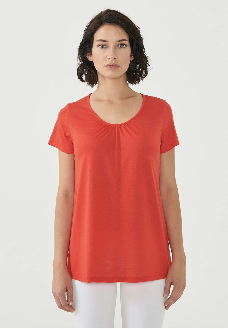 T-Shirt aus REPREVE® und LENZING™ ECOVERO™