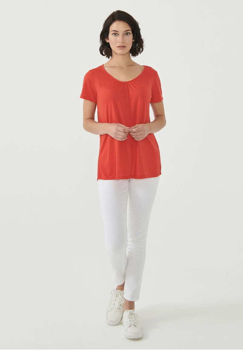 T-Shirt aus REPREVE® und LENZING™ ECOVERO™