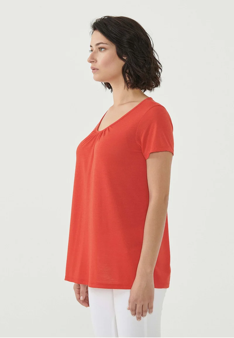 T-Shirt aus REPREVE® und LENZING™ ECOVERO™