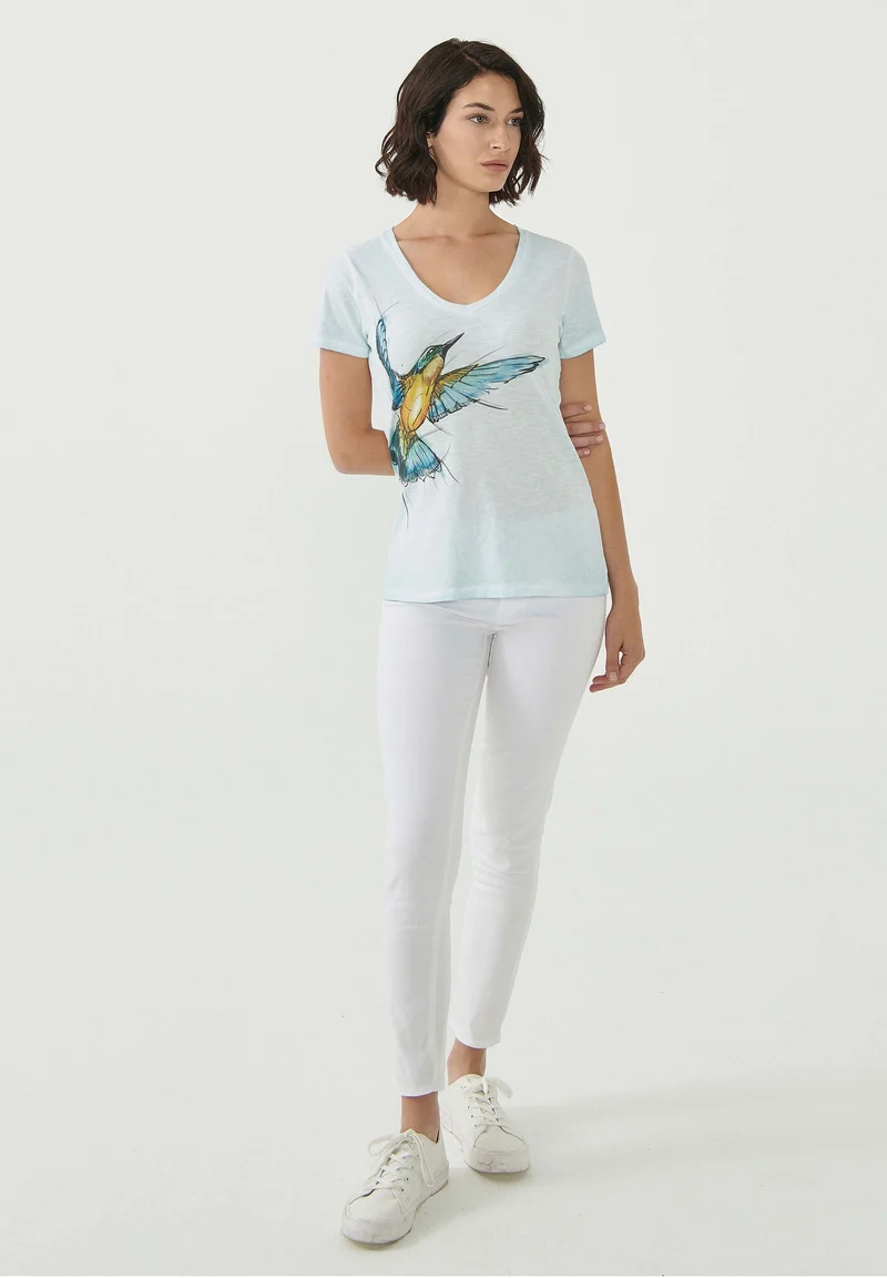 Garment Dyed T-Shirt aus Bio-Baumwolle mit Vogel-Print