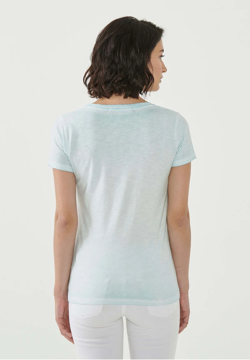Garment Dyed T-Shirt aus Bio-Baumwolle mit Vogel-Print