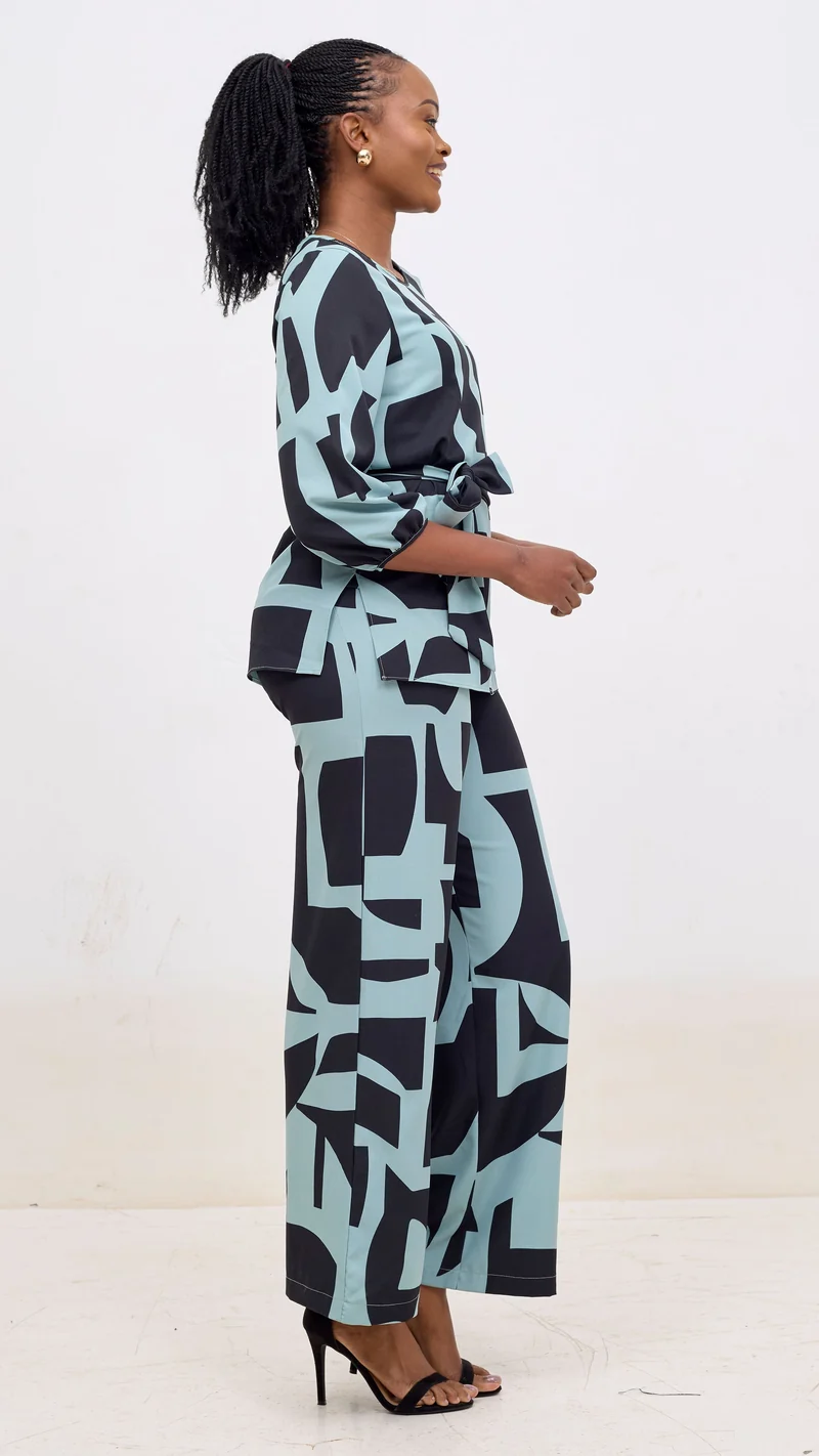 Vivo Kani Bishop Sleeve Top - Mint / Black Dashen Print