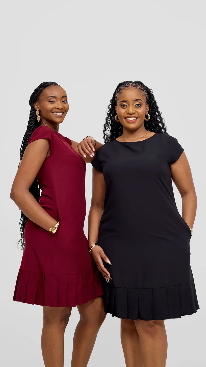 Vivo Diella Pleated Dress - Black
