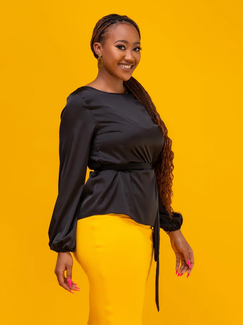 Vivo Basic Bishop Sleeve Top in Satin - Black