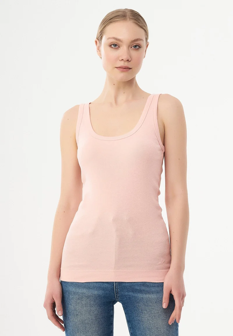 Geripptes Basic Top aus Bio-Baumwolle
