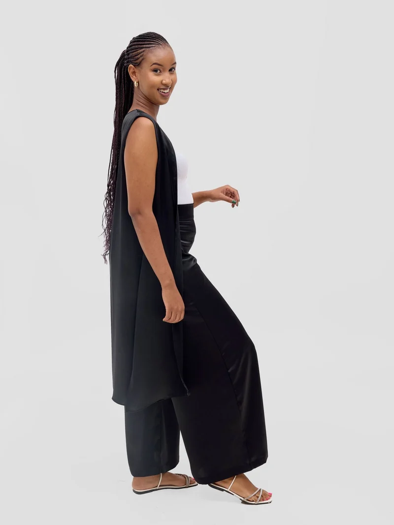 Vivo Meli Sleeveless Coat - Black