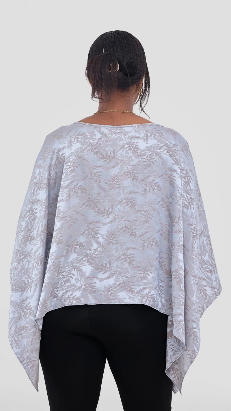 Vivo Multiway Short Kimono in Satin - Baby Blue Textured Print