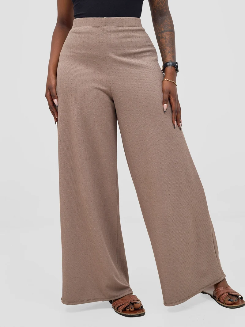 Vivo Chela Wide Leg Pants in Stretch Rib - Dark Taupe