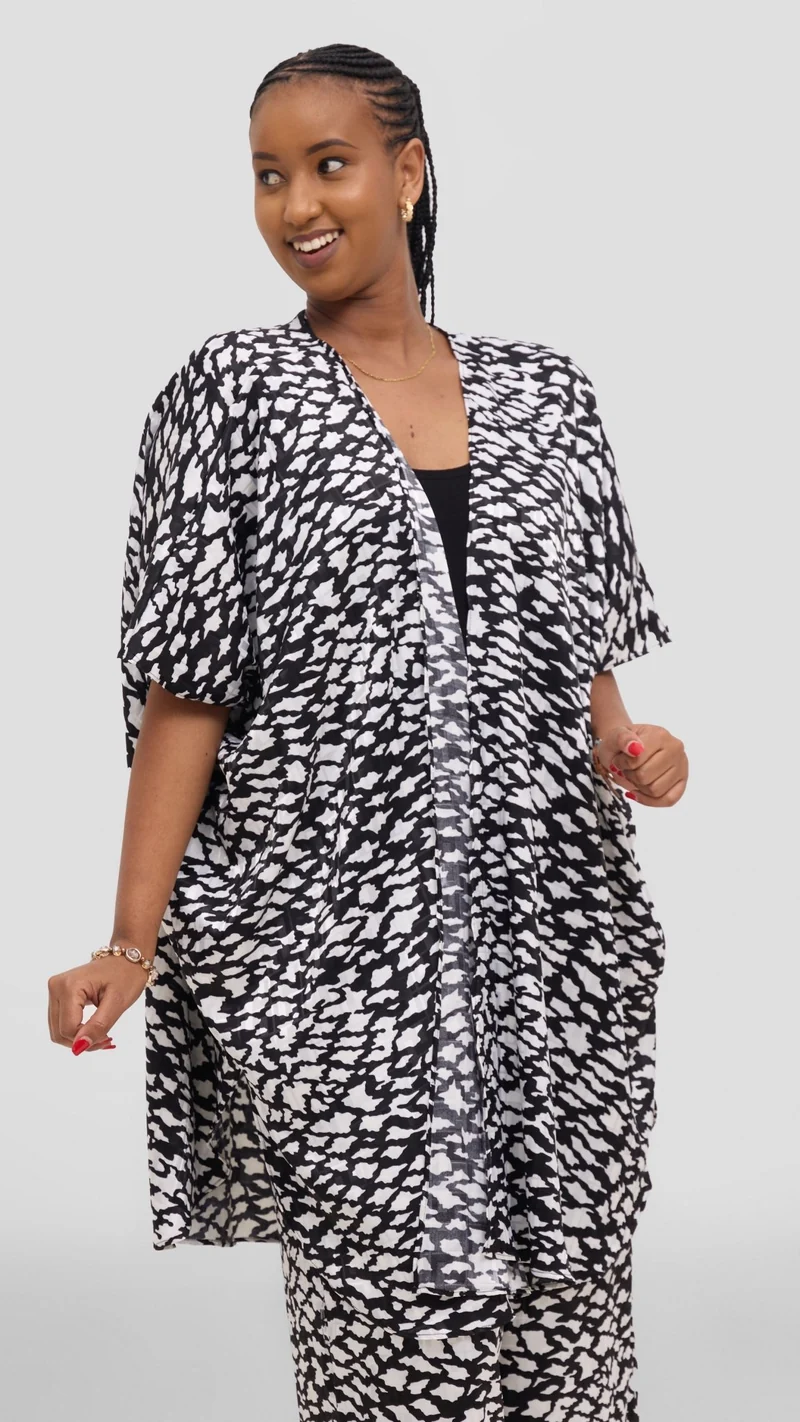 Vivo Samira Wide Satin Kimono - White / Black Print