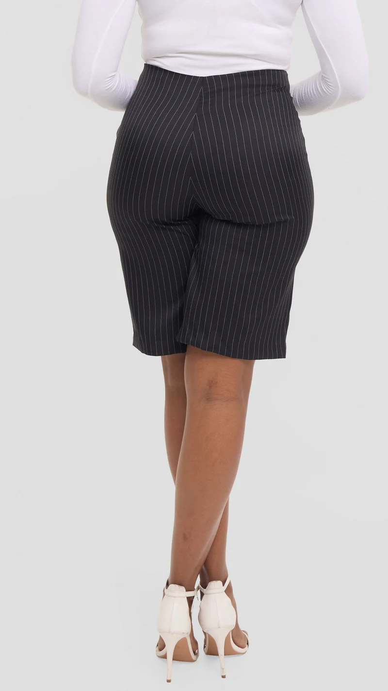 Vivo Studio Longline Shorts in Crepe - Black Stripes