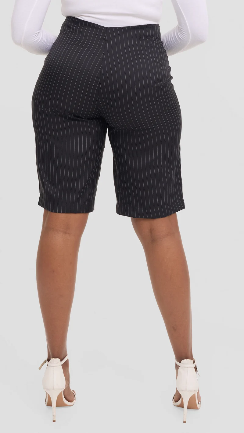 Vivo Studio Longline Shorts in Crepe - Black Stripes